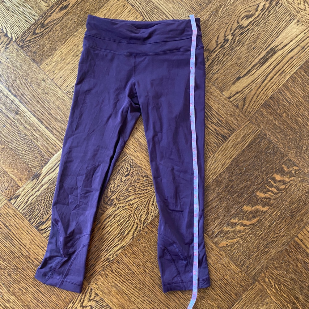 Lululemon Cropped In Movement Motion Leggings Deep Purple Size 4 Inseam 22 inch